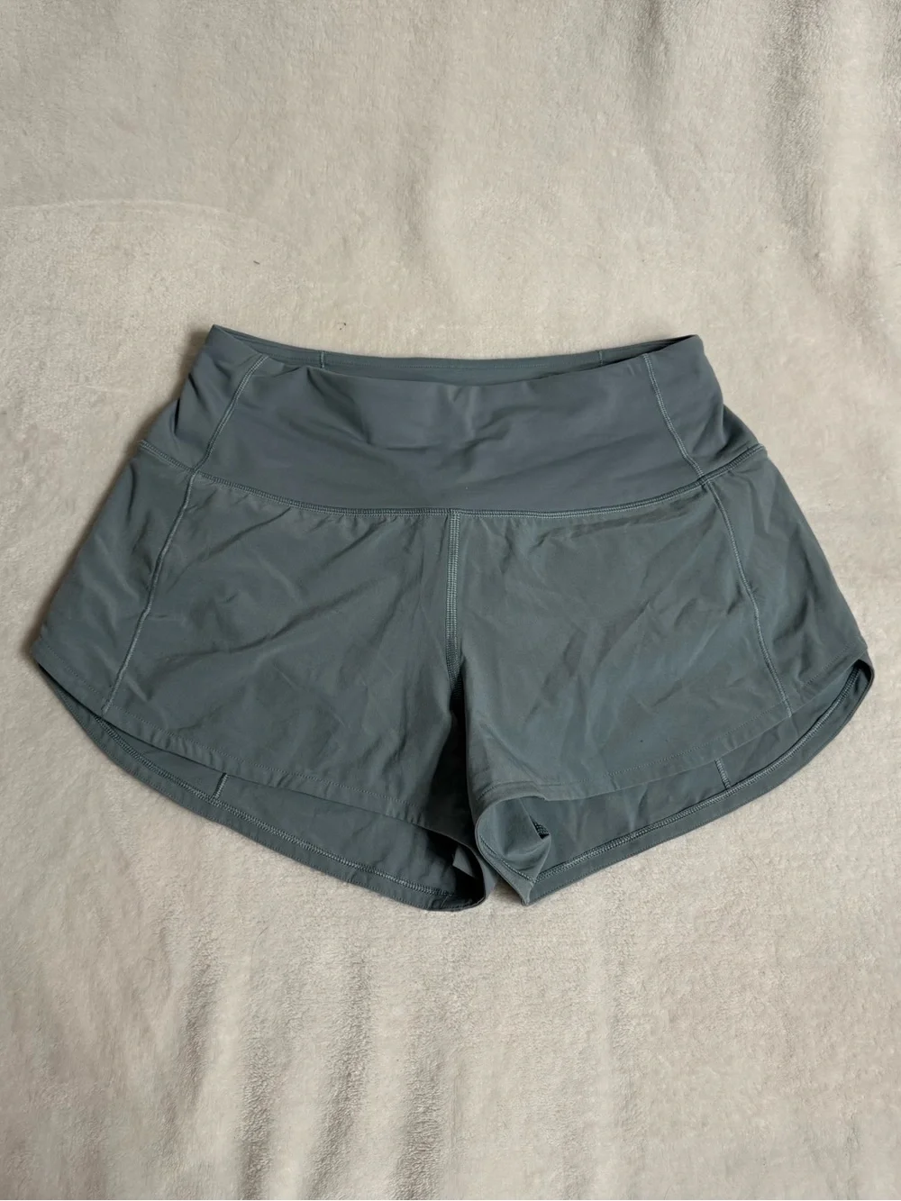 Lululemon Speed Up High-Rise Short 2.5” - Size 4
